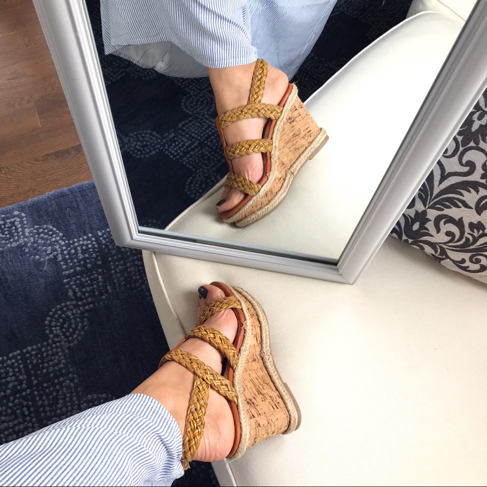 TAN CORK BRAIDED CUTOUT WEDGES! 👡 - Picture 8 of 8